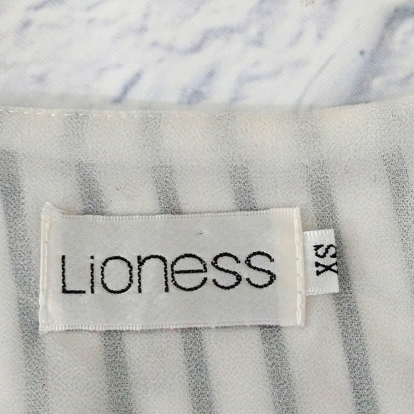 Lioness Romper Striped Blue White Ruffles Sz XS - Picture 5 of 5
